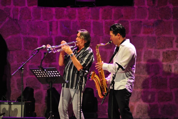 California All Star Blues Band at Zouk Mikael